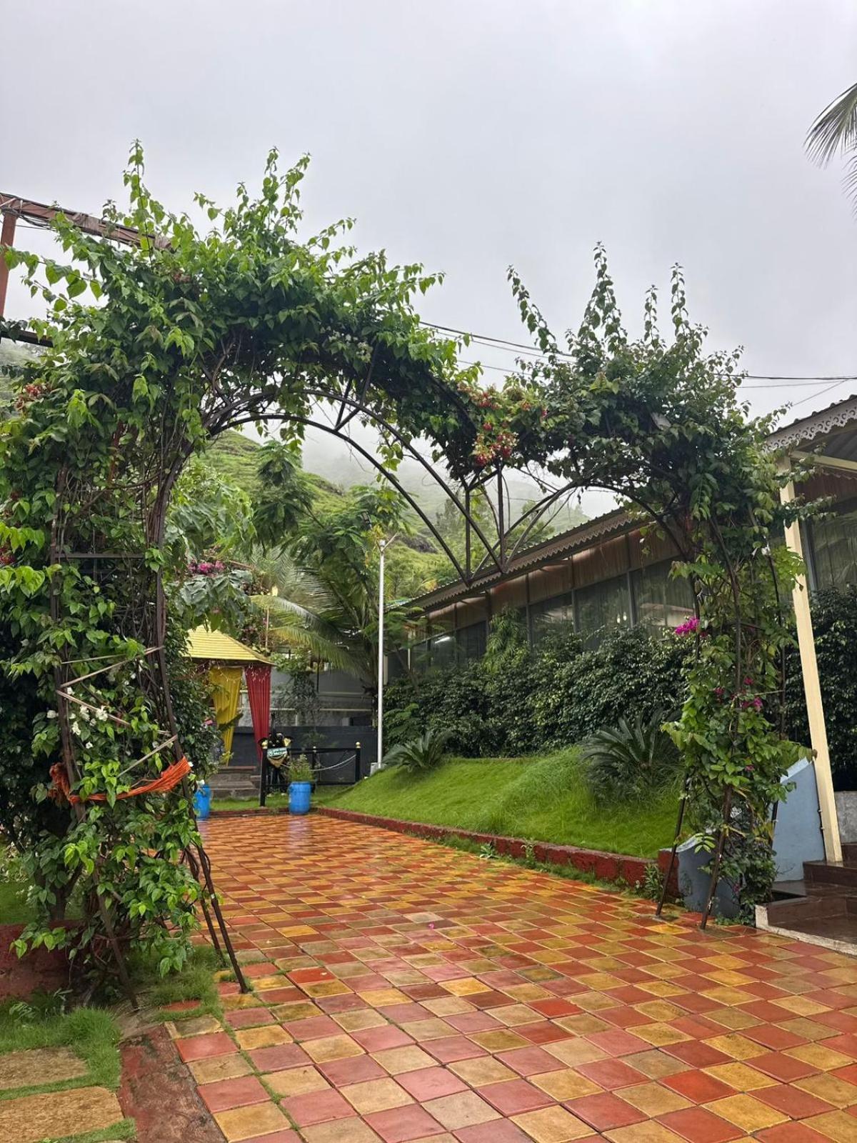 Madhura Agro Tourism Wai Exterior foto
